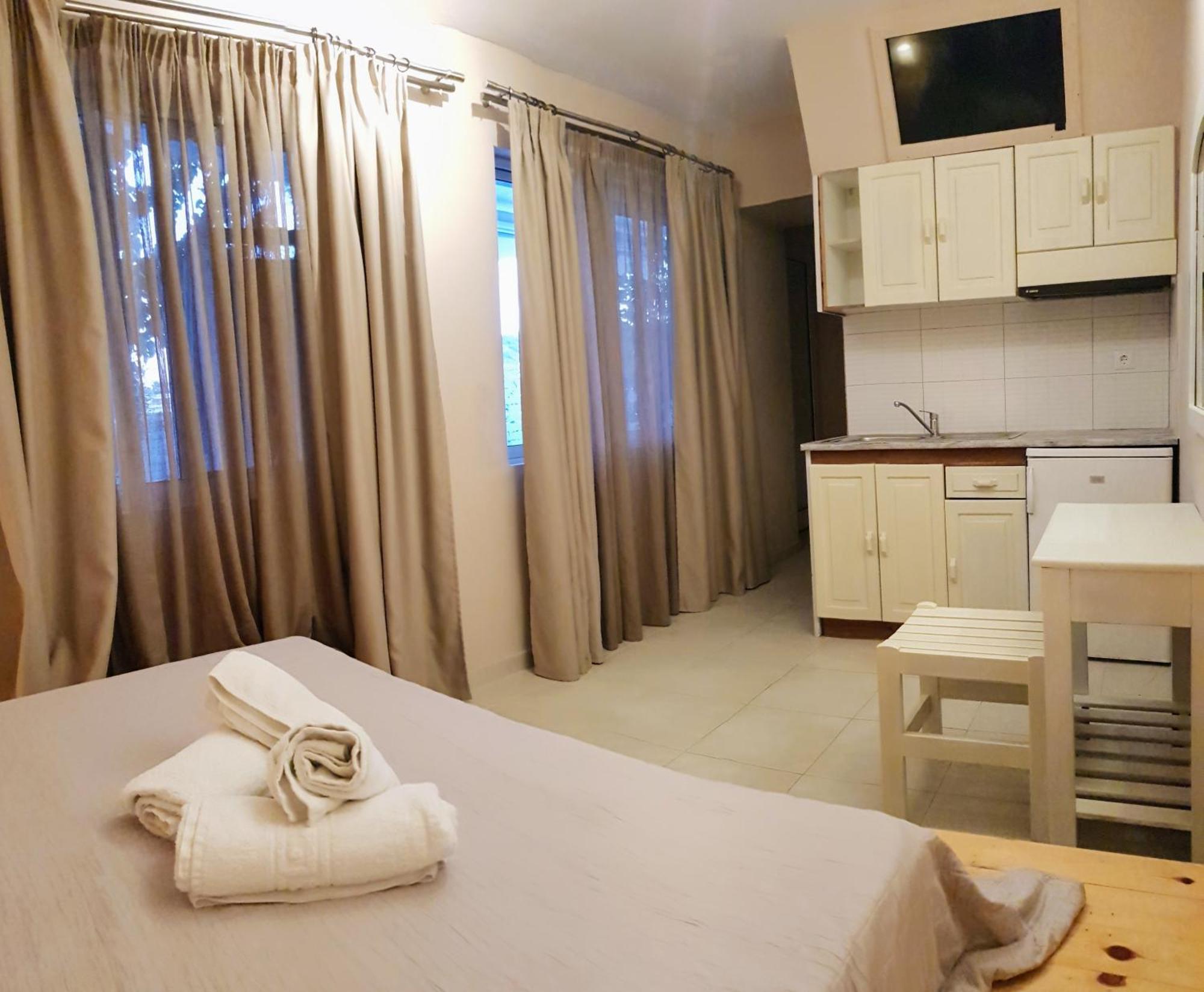 Anemos Hotel Полихроно Экстерьер фото